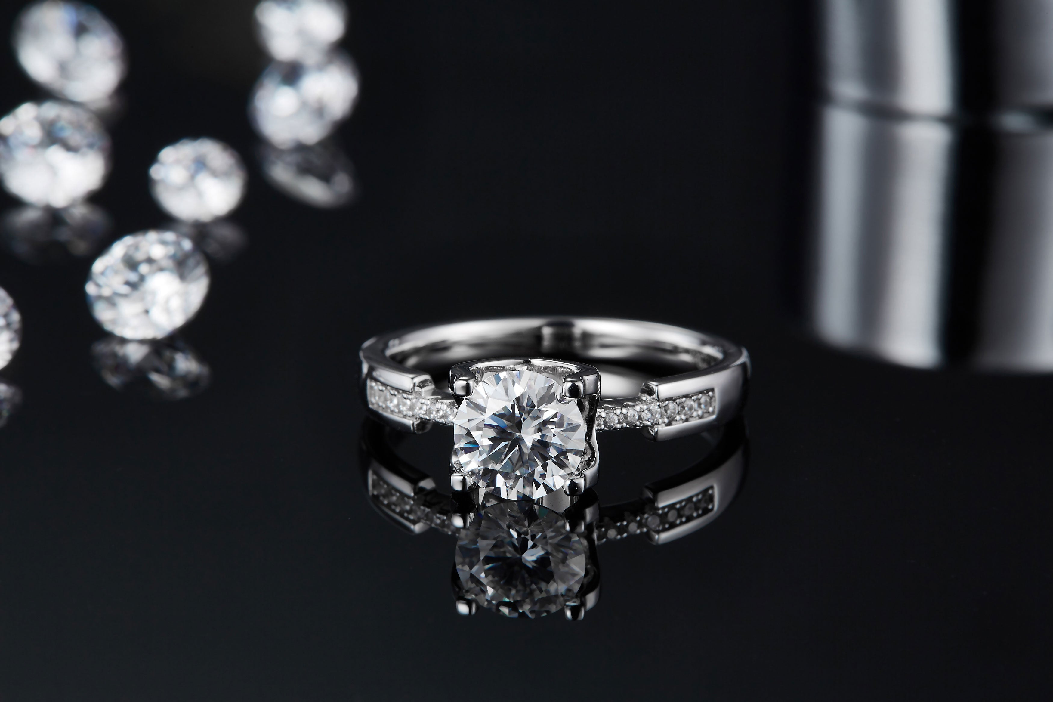 Shield of Light Moissanite Ring – 1 Carat | Platinum-Plated Sterling Silver