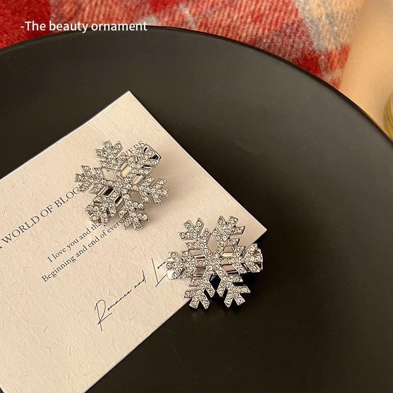 Snowflake Pearl & Crystal Hair Clip — Winter Elegance