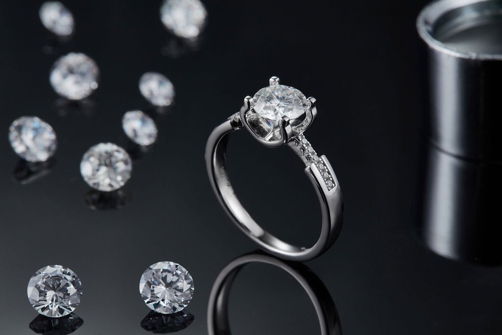 Shield of Light Moissanite Ring – 1 Carat | Platinum-Plated Sterling Silver