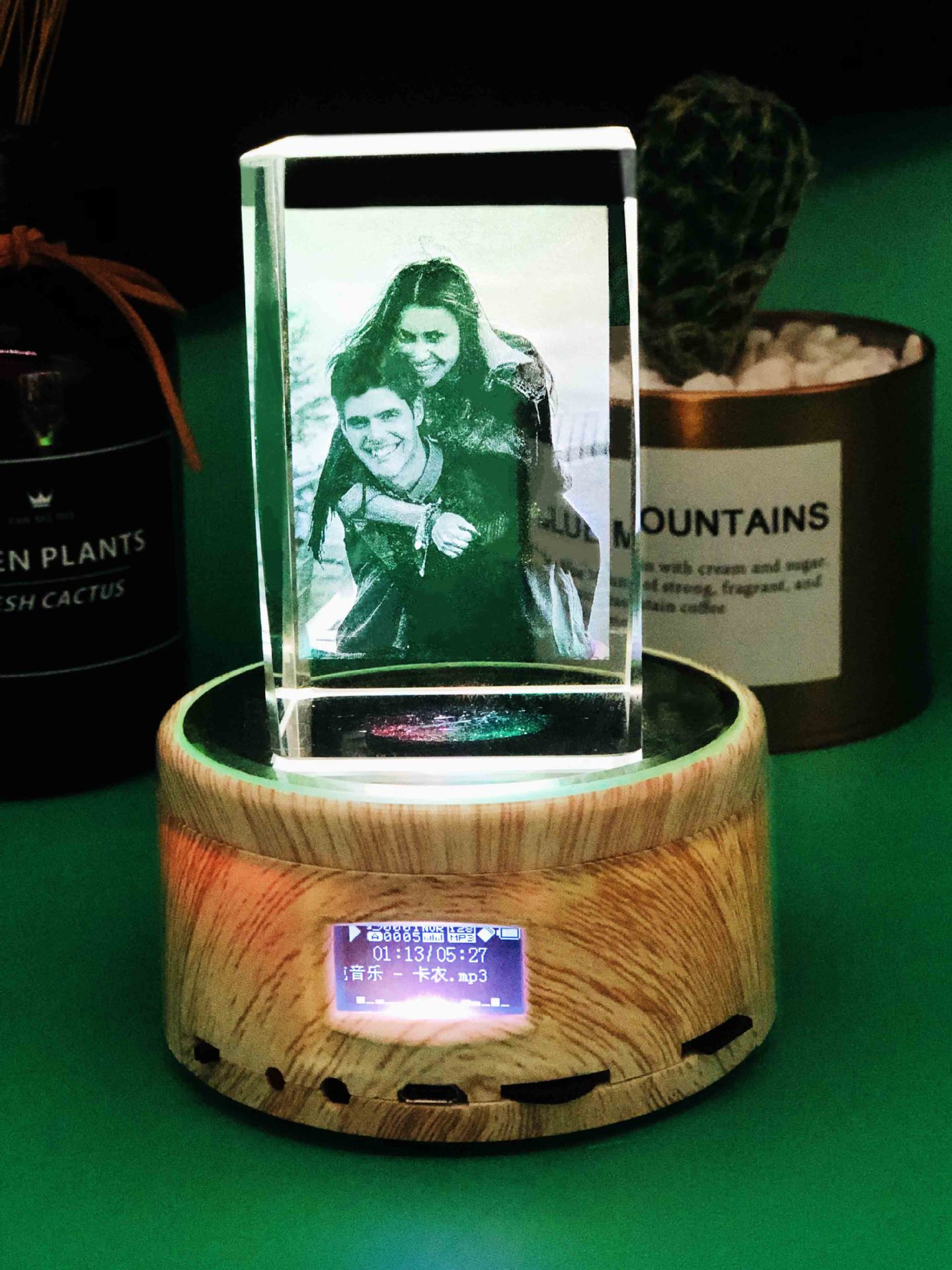 Crystal Bluetooth Speaker — 3D LED Light Gift Edition