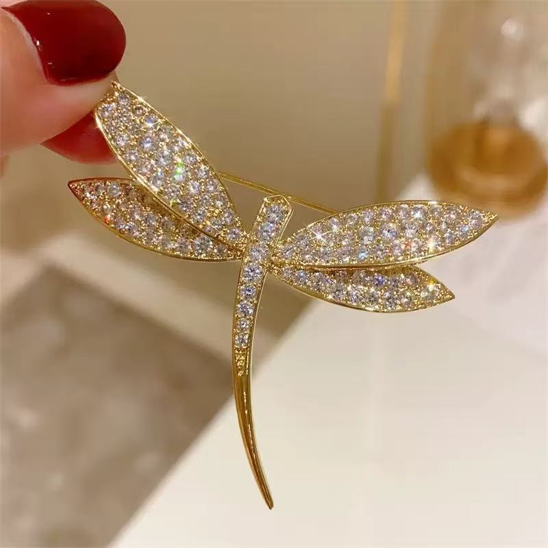 Rhinestone Dragonfly Brooch — Luxury Edition