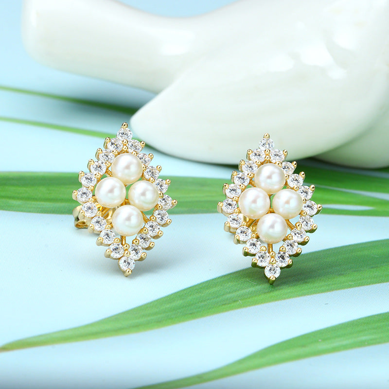 Diamond Pearl – Sterling Silver Retro Geometric Diamond Shape Pearl Luxury Stud Earrings