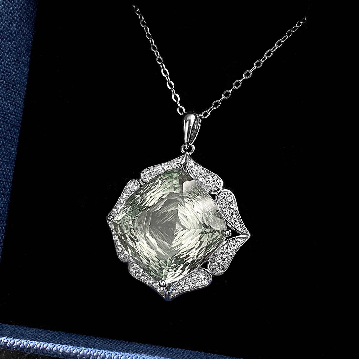 Emerald Sovereign – 925 Sterling Silver 22ct Natural Green Amethyst Zircon Luxury Necklace