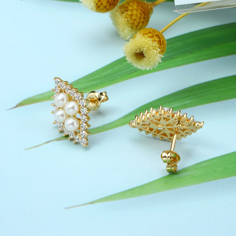 Diamond Pearl – Sterling Silver Retro Geometric Diamond Shape Pearl Luxury Stud Earrings