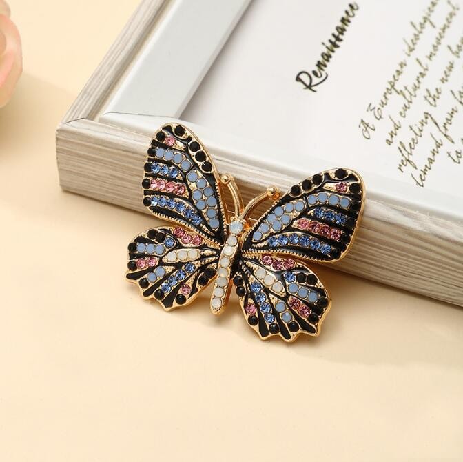 Elegant Corsage Brooch — Luxury Multi-Wear Pin