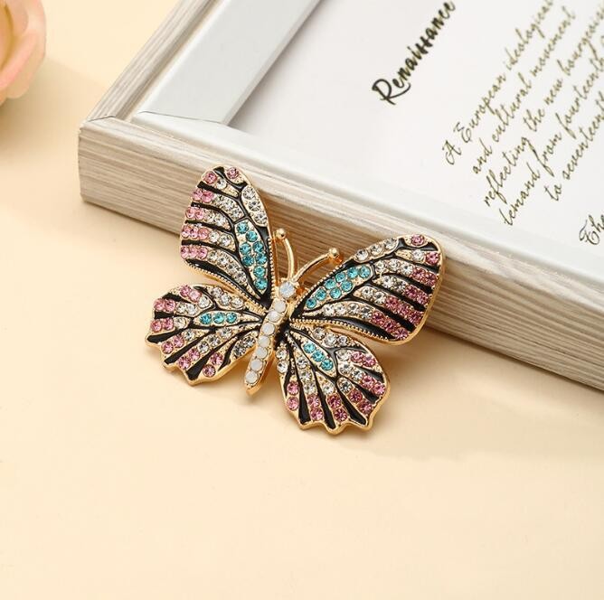 Elegant Corsage Brooch — Luxury Multi-Wear Pin