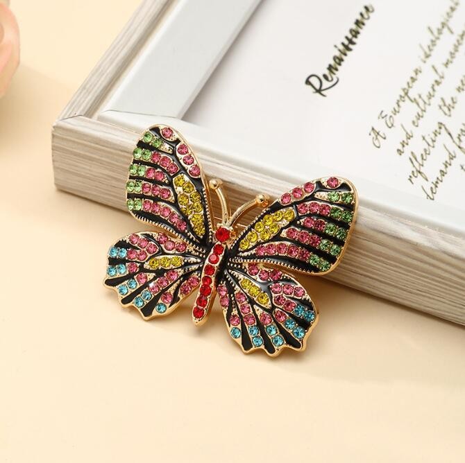 Elegant Corsage Brooch — Luxury Multi-Wear Pin