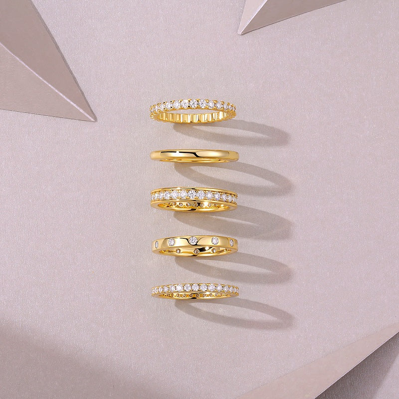 Lumière Éternelle — Moissanite Gold-Plated Wedding Ring