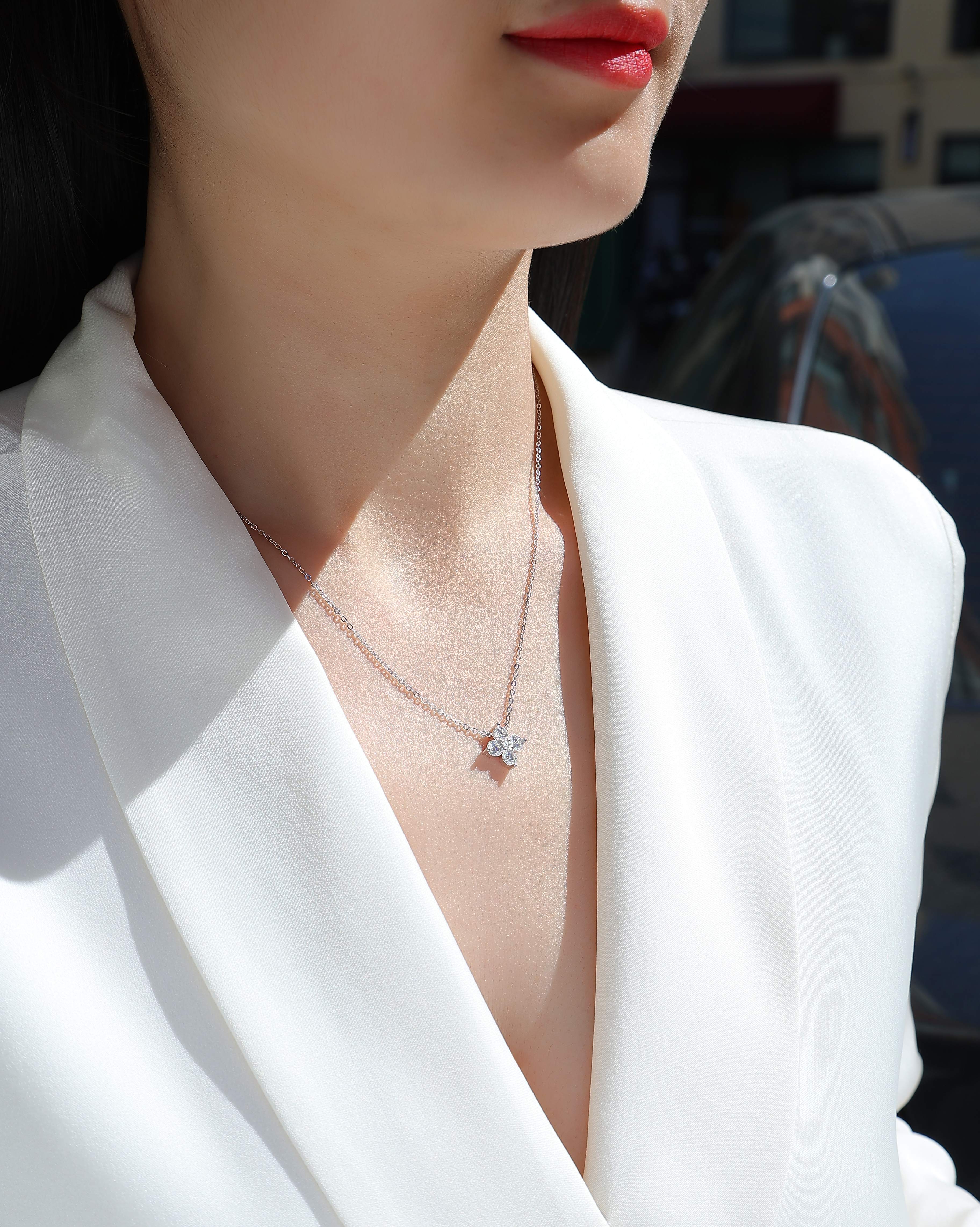 Lucky Four-Leaf Clover Pendant Necklace – Moissanite | Platinum-Plated Silver