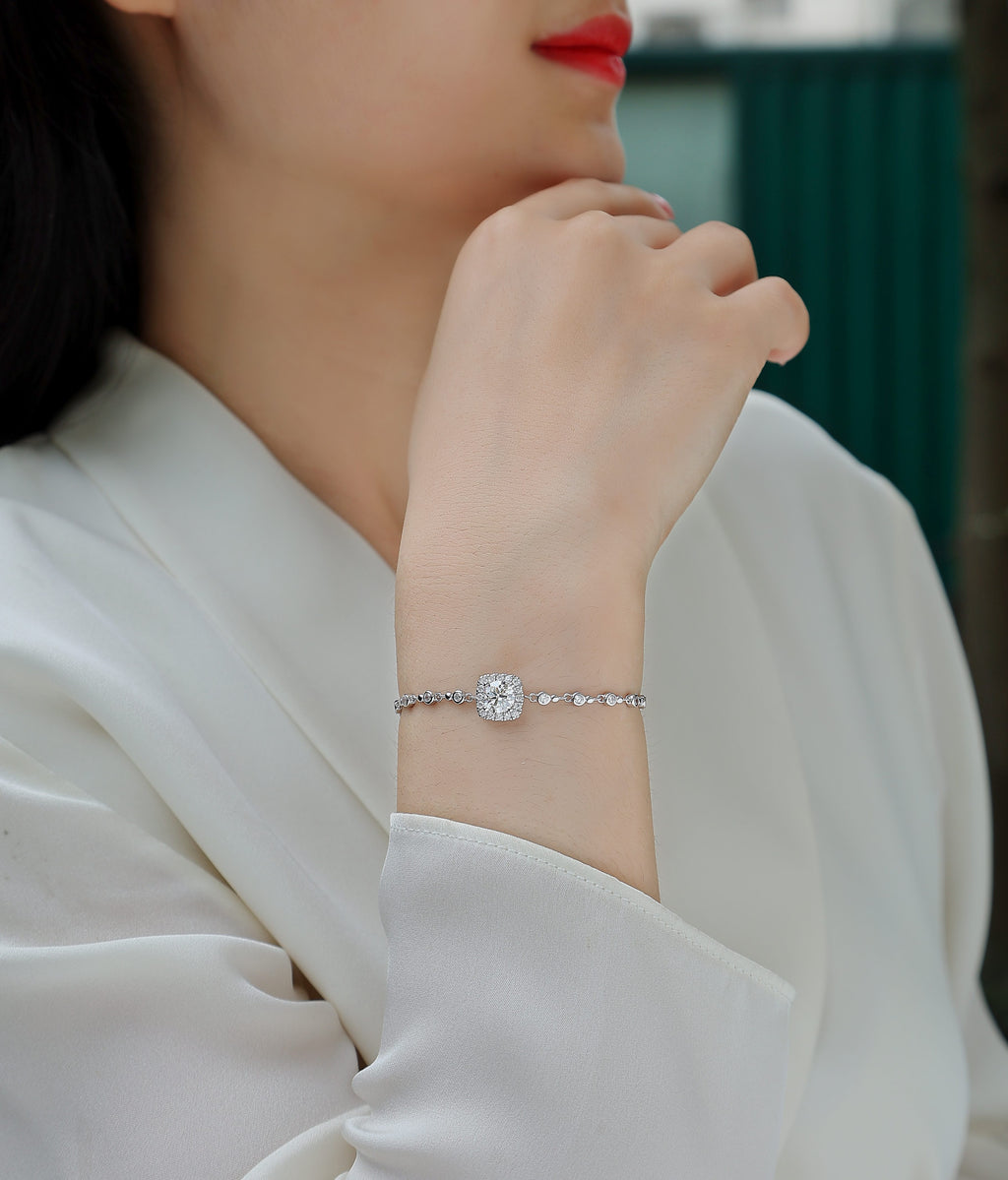 Surrounded by Stars — 1-carat Moissanite Bracelet | S925 Platinum-plated Silver
