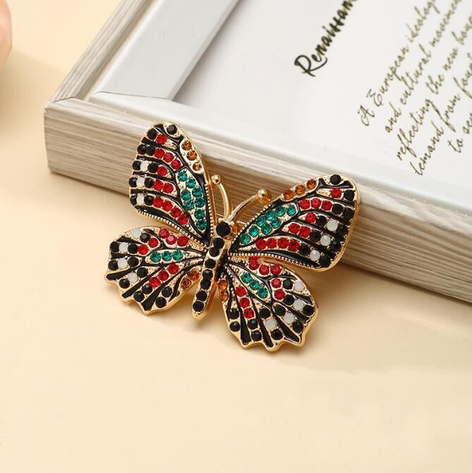Elegant Corsage Brooch — Luxury Multi-Wear Pin