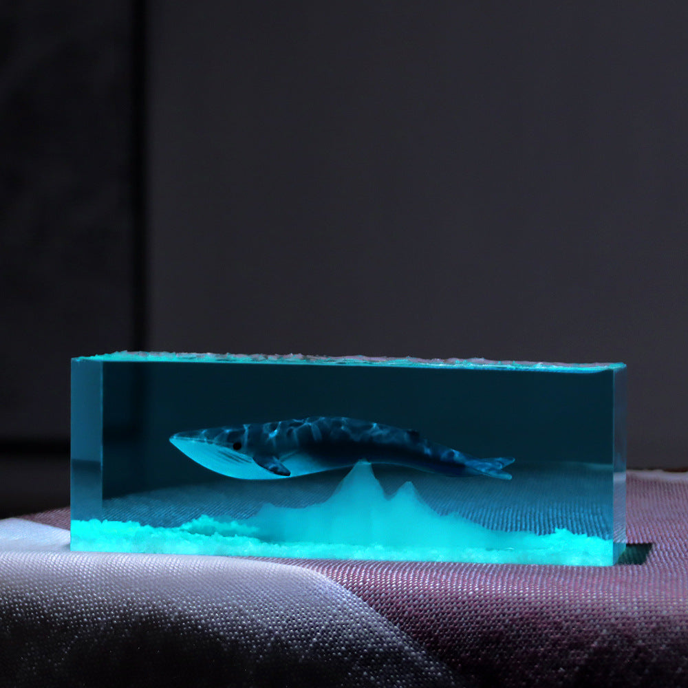 Luxury Resin Whale Lamp — Sculptural Light Ornament