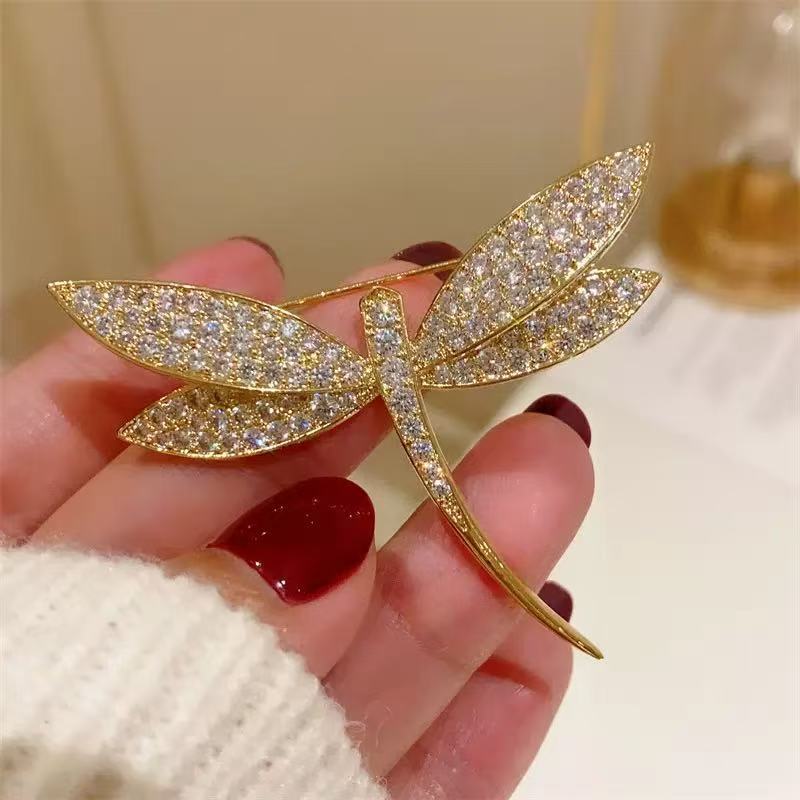 Rhinestone Dragonfly Brooch — Luxury Edition