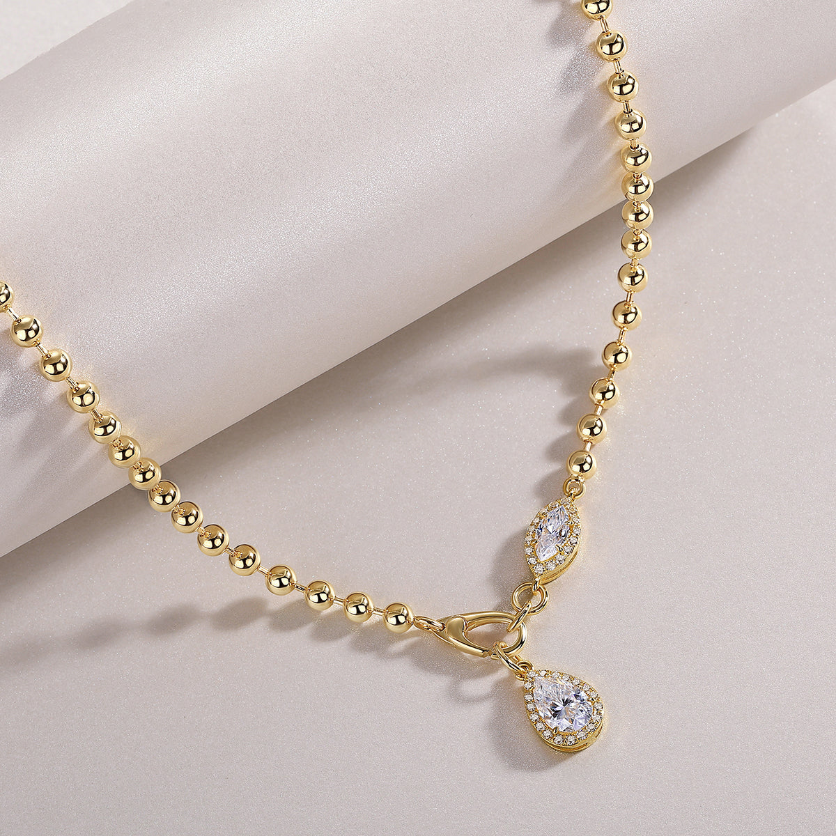 Twilight Orchid — Pear-cut Moissanite Pendant Necklace | S925 Gold-plated Silver